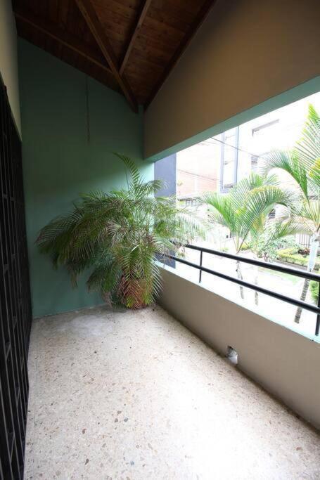 Cerca Unidad Deportiva Belen - One202 By Roots Apartment *